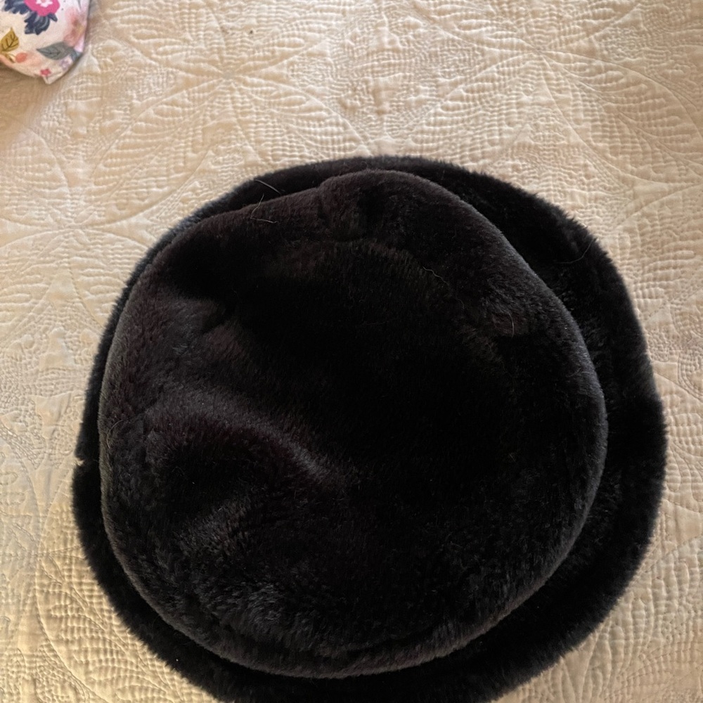 Toucan Collection Black Faux Fur Hat